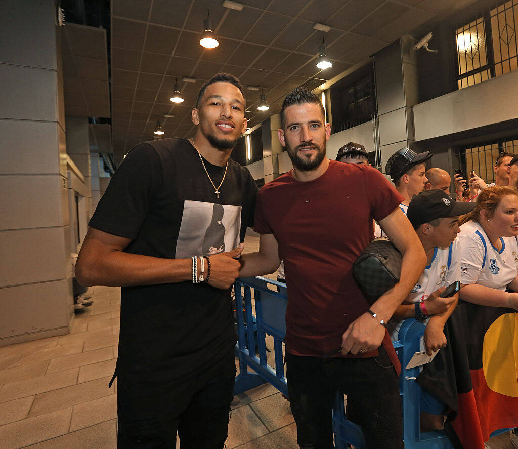 美记：特雷·杨在场时球队防守全联盟最差 他出战8场球队仅两胜（美媒：特雷·杨登场期间球队防守联盟垫底 出战8场仅取2胜）