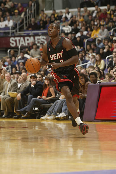 NBA交易市场动态：湖人完成外援签约（NBA交易最新消息：湖人签下外援）