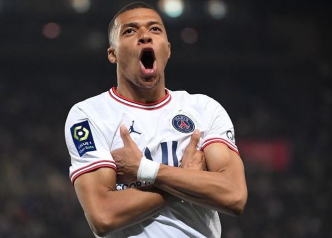 足球训练如何科学安排？（足球训练的科学规划指南）