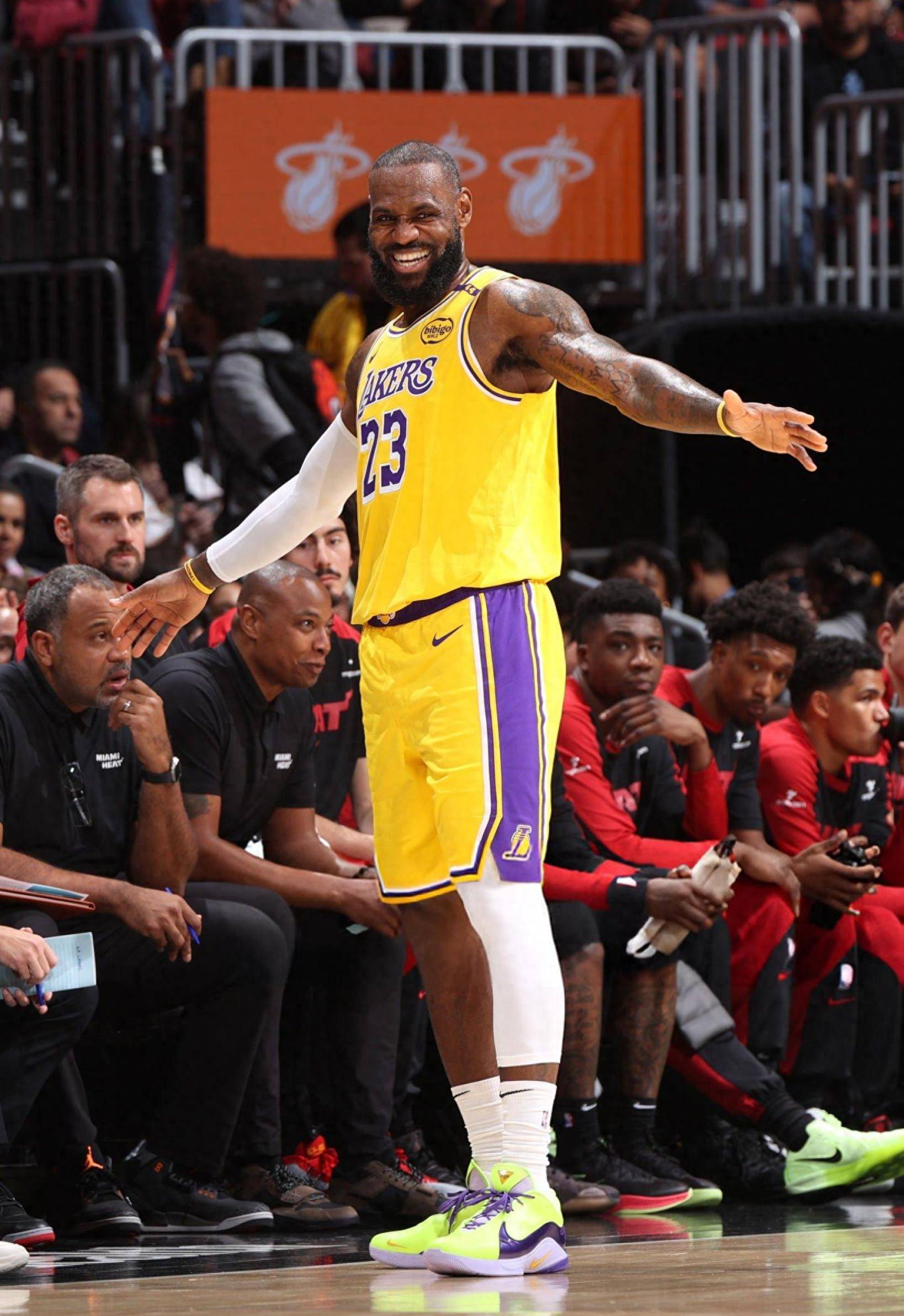 记者：赫伊森和姆巴佩、卡马文加一样，虽退出国家队但未受伤（记者：赫伊森与姆巴佩、卡马文加一样，退队非伤病原因）