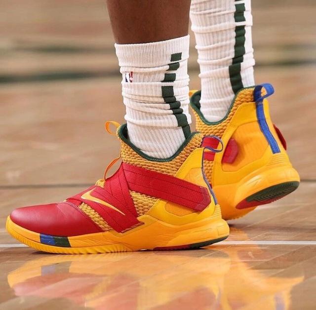 阿斯：里昂锋线终结能力不足，急需恩德里克来帮助球队（阿斯：里昂锋线火力不足，亟需恩德里克补强）