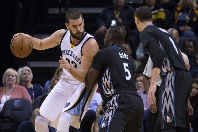 科尔：有意让库里&斯潘塞同时出场，如此库里能减少持球更多打无球（科尔：考虑让库里和斯潘塞联袂登场，以便库里少持球、多打无球）