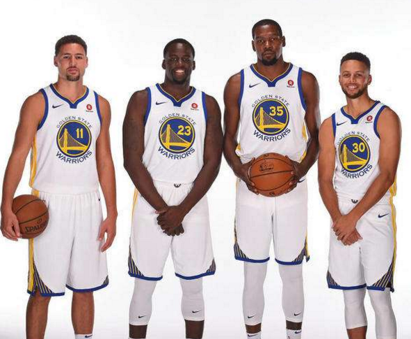 懂球帝2025年10月足坛MVP：姆巴佩蝉联！（懂球帝公布2025年10月足坛MVP：姆巴佩再度当选）