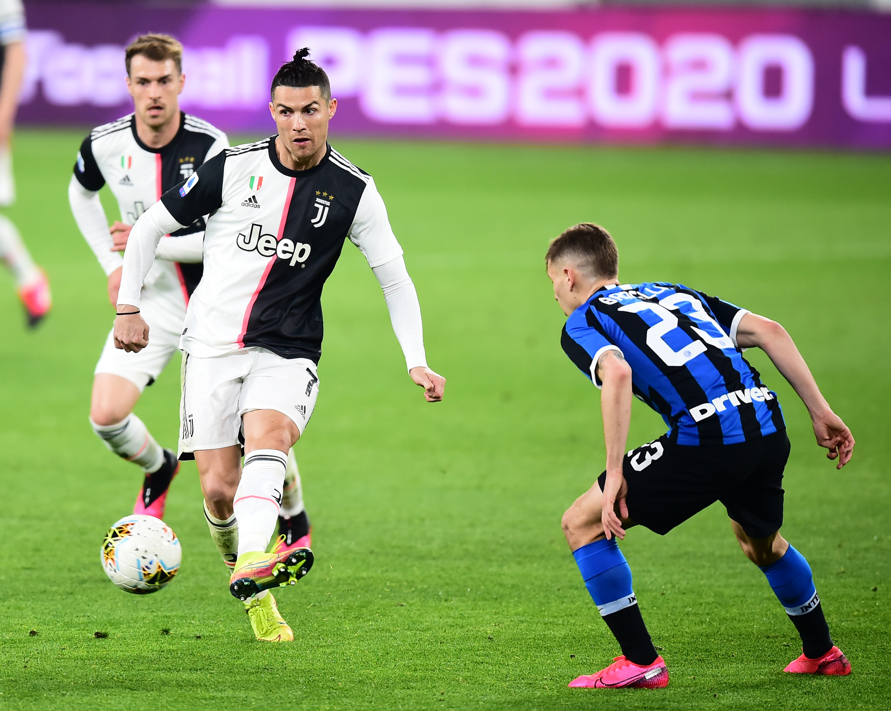 每体：考察埃永之外，巴萨也悄然盯上22岁喀麦隆中卫科托（每体：除考察埃永外，巴萨亦低调关注22岁喀麦隆中卫科托）