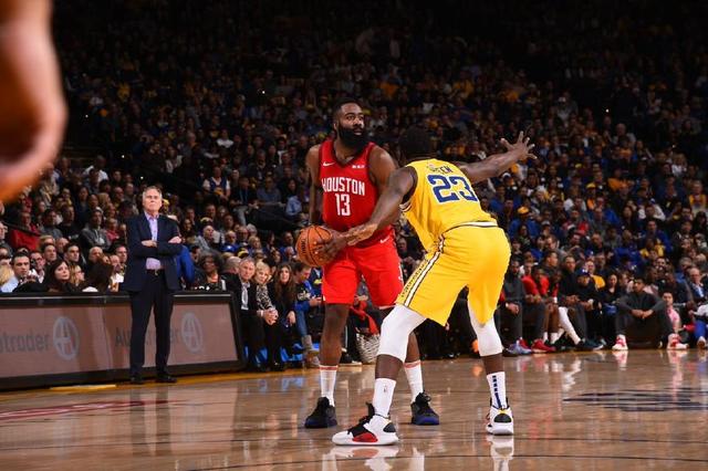 斯内德：我不是健美运动员没去过健身房；枪手今年会有所作为（斯内德：我非健美型，从未进健身房；阿森纳本赛季可期）