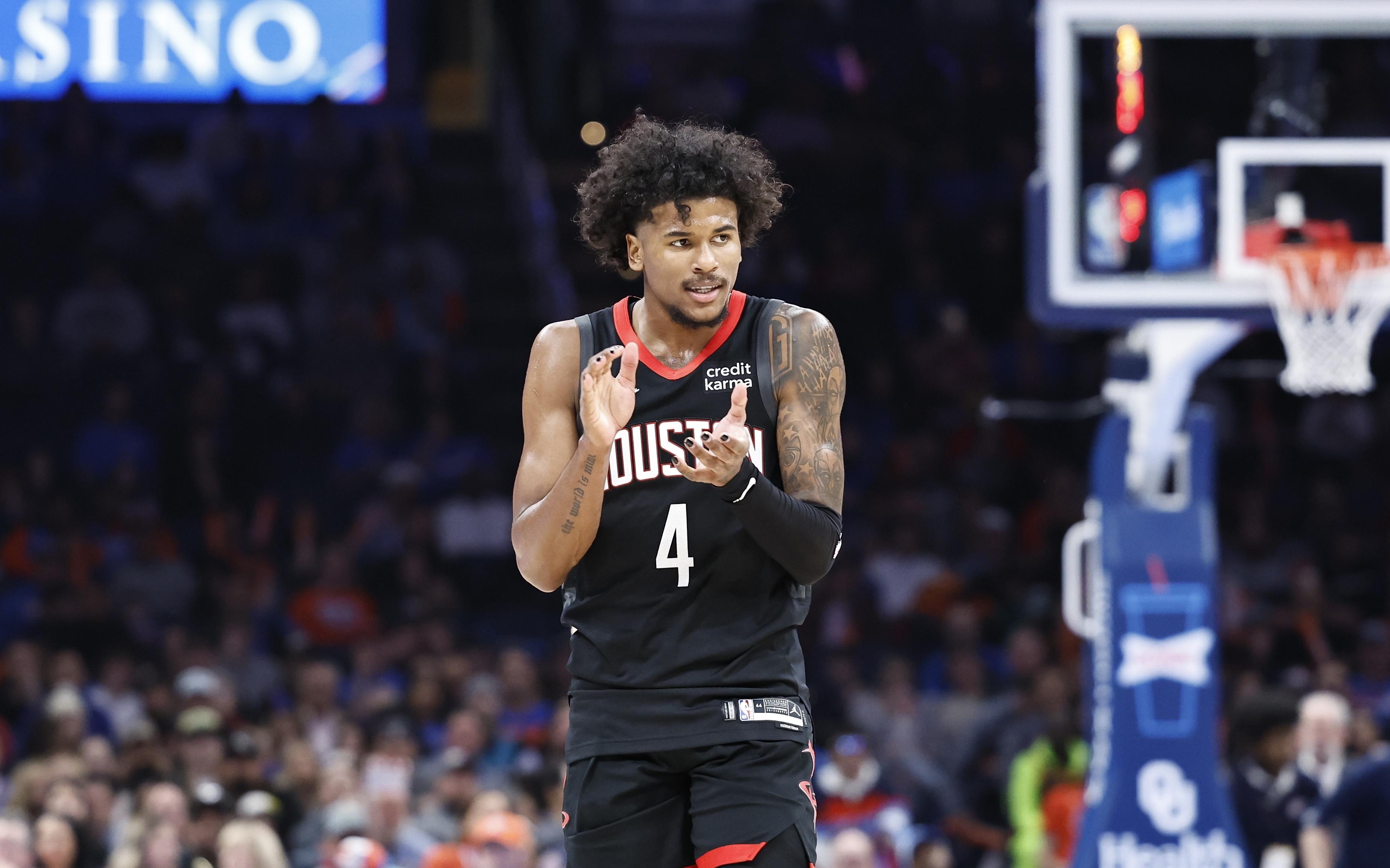 布朗&普里查德首节同时得分上双，凯尔特人领先活塞8分（首节布朗和普里查德均砍下两位数，凯尔特人暂以8分领先活塞）