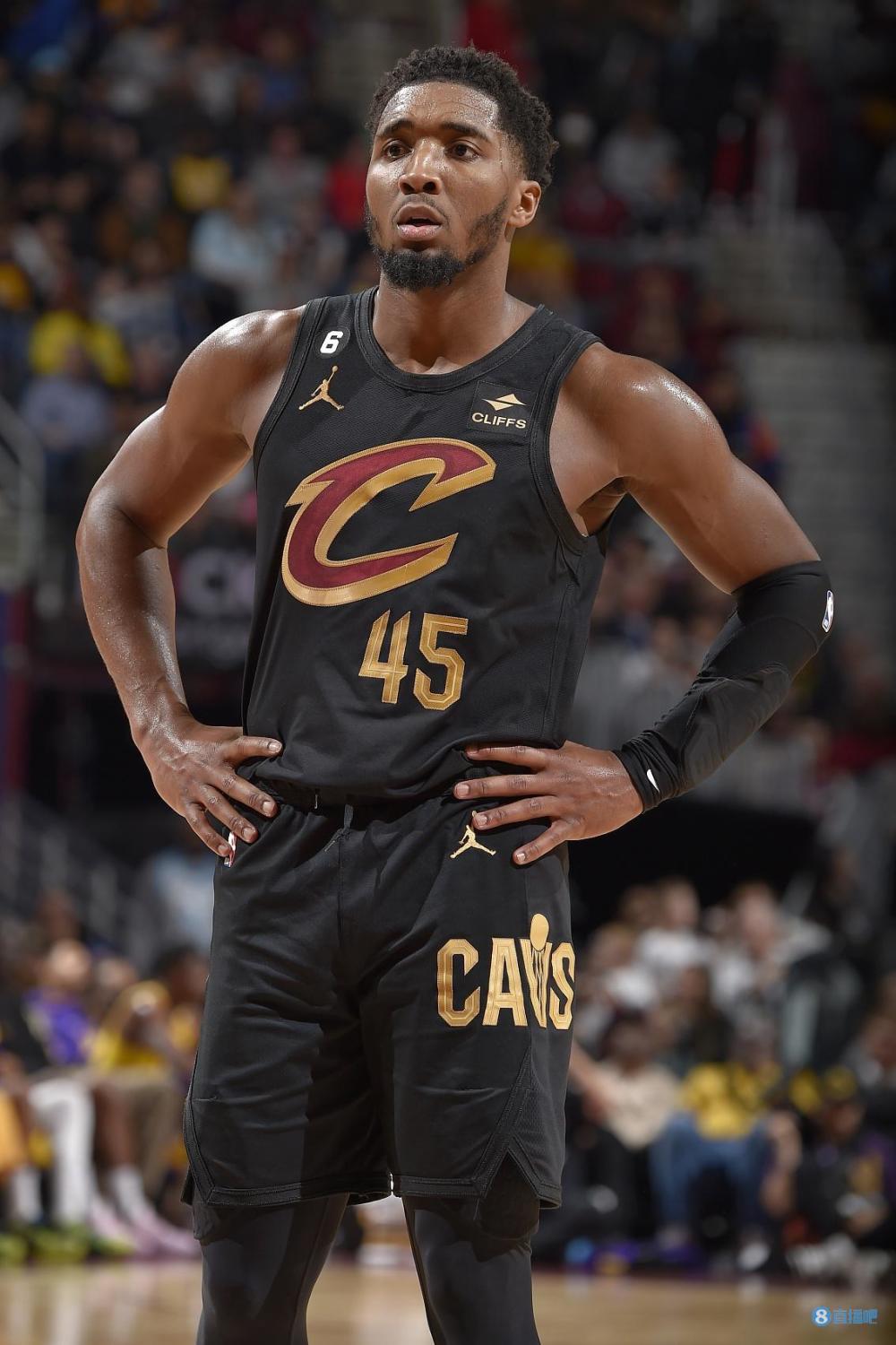 韩K联半场：林加德补时破门，首尔FC暂1-1金泉尚武（韩职联半场战报：林加德补时建功，首尔FC暂与金泉尚武1-1战平）