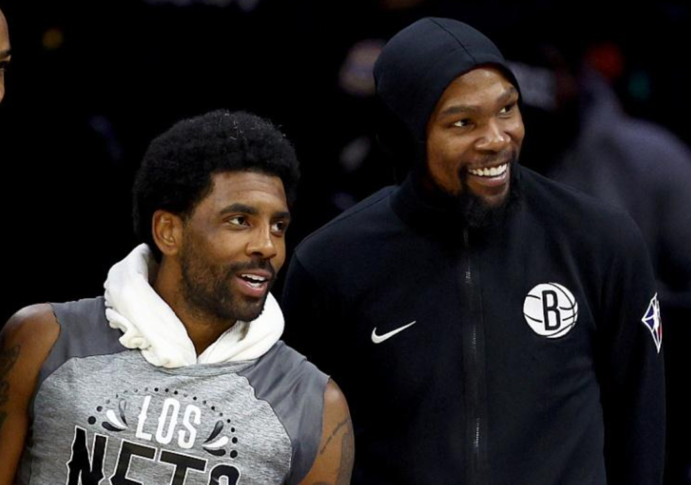 英超92家俱乐部总排名：利物浦领跑曼联紧随其后（英超92队综合排名：利物浦居首，曼联紧追其后）