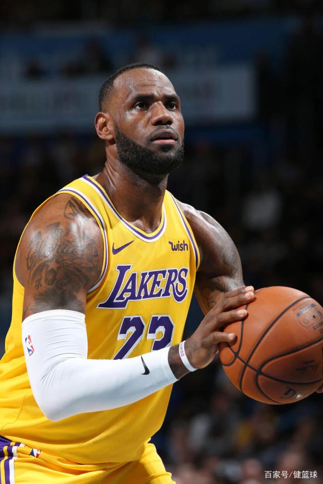 记者：阿贾克斯正接触前狼堡主帅西莫尼斯，视为海廷加继任者（记者：阿贾克斯洽谈前狼堡主帅西莫尼斯，拟任海廷加接班人）