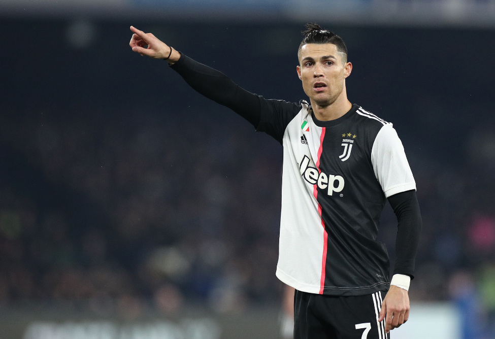 马卡：阿隆索面临执教皇马首次小危机，需平息更衣室不安情绪（马卡报：阿隆索遭遇皇马执教首个小危机，急需安抚更衣室情绪）