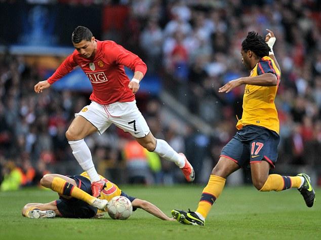 周六意甲焦点战：维罗纳迎战亚特兰大，保级压力与欧战野心的激烈碰撞！（周六意甲重头戏：维罗纳主迎亚特兰大，保级压力对撞欧战野心）