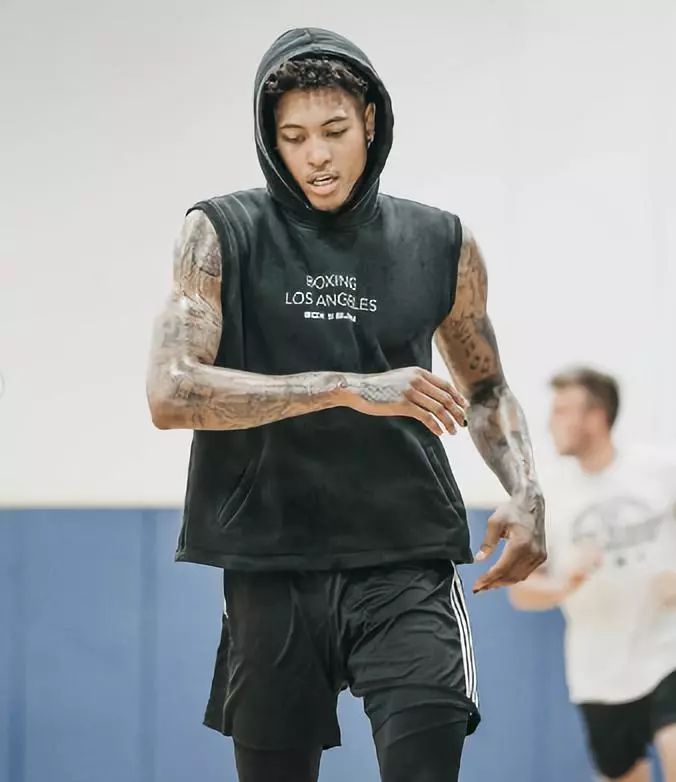 阿斯：拜仁加紧与于帕梅卡诺续约谈判，皇马考虑科纳特为备选（阿斯报：拜仁加速推动于帕梅卡诺续约，皇马将科纳特视为备选方案）