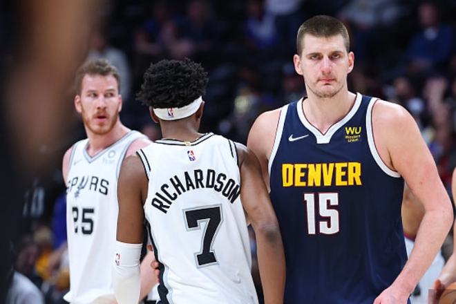 开拓者伤病报告：杨瀚森打G联赛缺席，克林根出战成疑（开拓者伤情更新：杨瀚森下放G联赛缺席，克林根出战存疑）