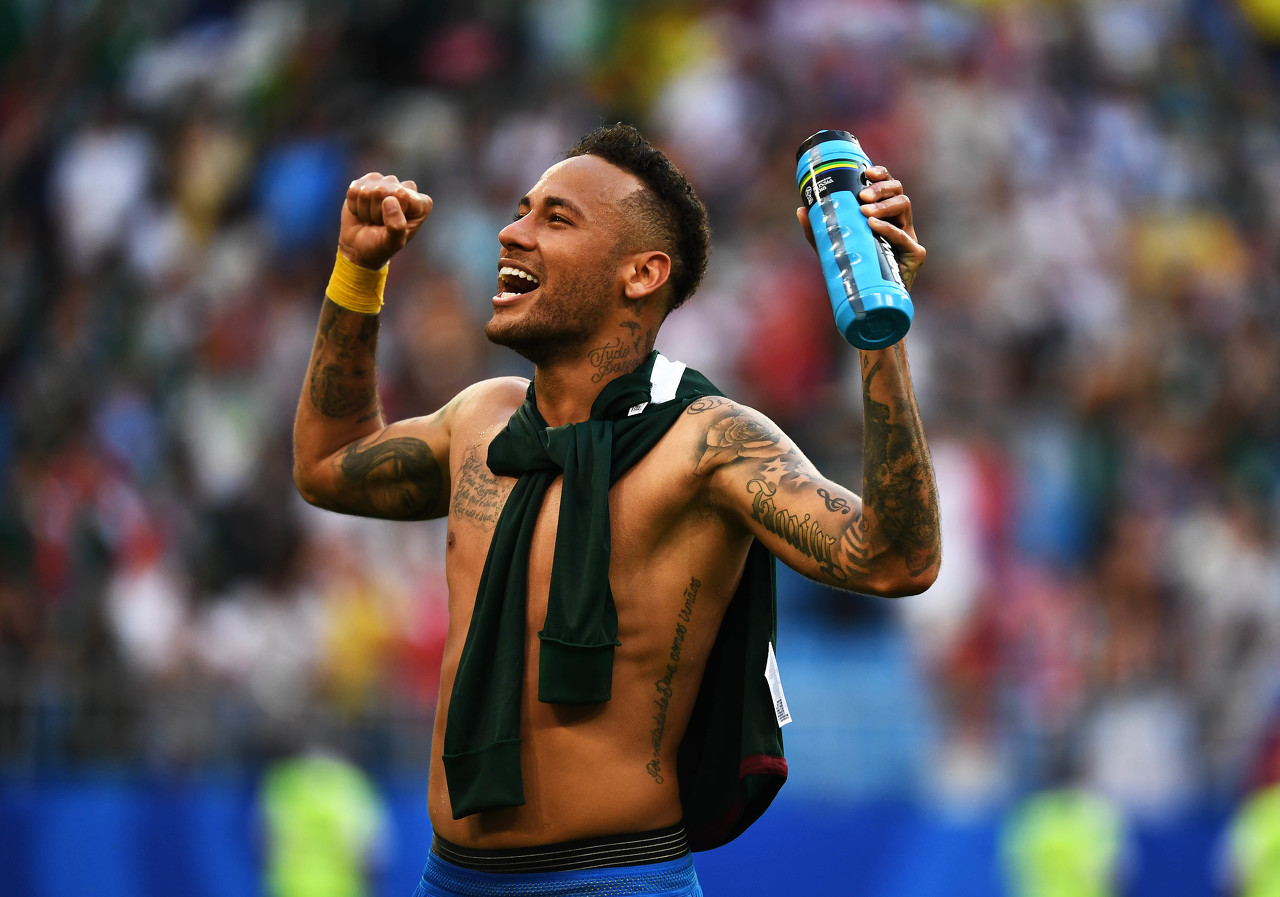 美媒：布克预计在对阵湖人或勇士的比赛中复出（美媒称布克有望在对湖人或勇士的比赛中复出）