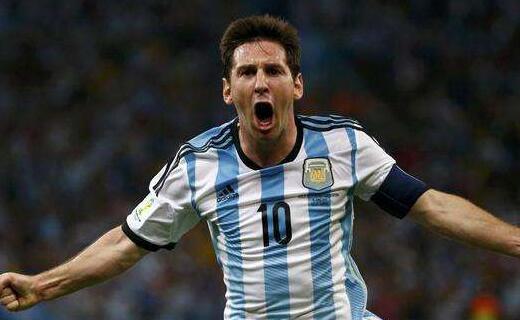 先发制人！萨林杰飙中压哨三分 打满首节8中6拿到14分4板（先声夺人！萨林杰命中压哨三分 首节打满8投6中砍下14分4板）