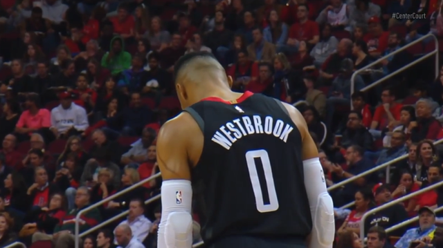 詹姆斯放弃得分上双记录，最后一传助攻八村垒绝杀，湖人险胜猛龙（詹姆斯舍分不追上双，终场妙传八村垒绝杀，湖人险胜猛龙）