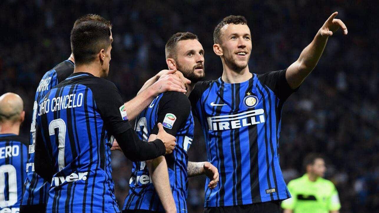 亚历山大半场高效表现，11中6拿下12分2板1助（亚历山大半场表现高效：11投6中贡献12分2板1助）