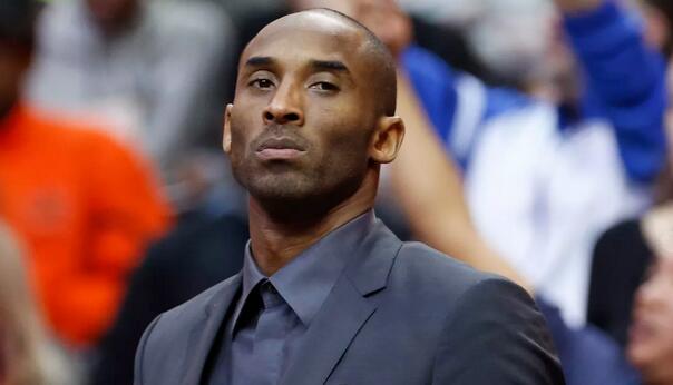 记者：汶马探赛后与海港助教约翰交换队服，两人曾在横滨合作（记者：汶马探赛后与海港助教约翰互换球衣，二人曾在横滨共事）